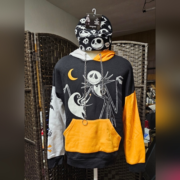 Nightmare before Christmas, Jack Skellington sweatshirt and beanie bundle - Picture 4 of 9